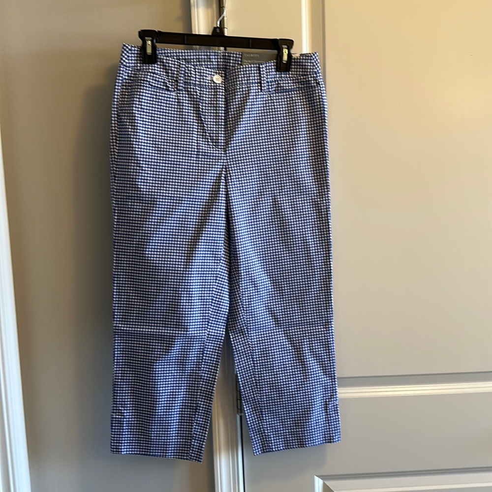 NWT Talbots “Perfect Skimmer” capris in blue gingham